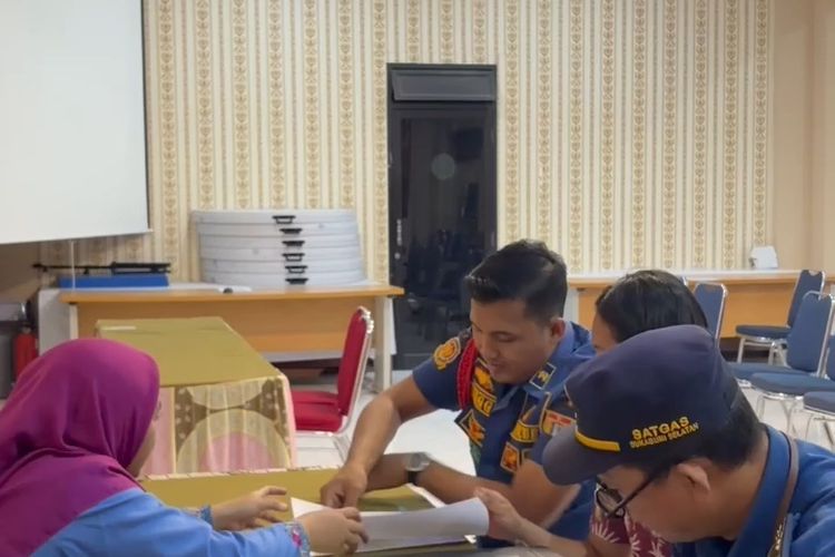 Cerita Petugas Damkar Kebon Jeruk Jakbar Diminta Ambil Rapor Siswi di Sekolah