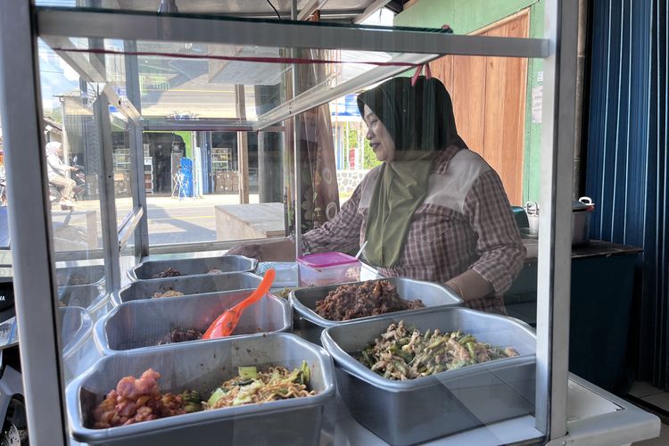 Harga Naik, Warga Pangandaran Kini Lebih Pilih Tahu Tempe di Warteg
