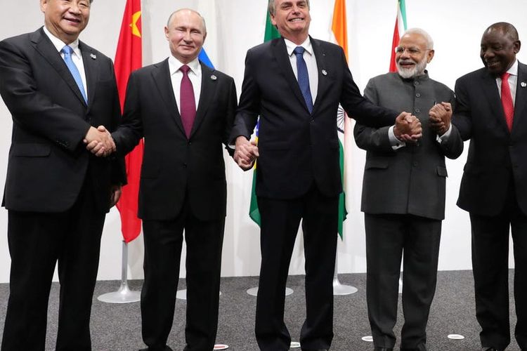Para pemimpin negara-negara BRICS, mulai dari Xi Jinping dari China, Vladimir Putin dari Rusia, Jair Bolsonaro dari Brasil, Narendra Modi dari India, dan Cyril Ramaphosa dari Afrika Selatan ? pada KTT BRICS di Osaka, Jepang, pada 28 Juni 2019. Para pemimpin bertemu secara virtual tahun ini. 