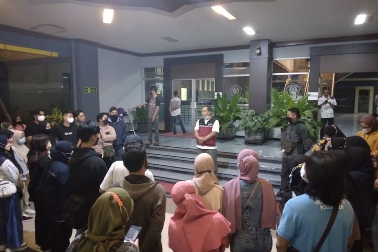 Sebanyak 282 mahasiswa Universitas Jember  mengikuti program Pejuang Muda Kementerian Sosial (Kemensos) RI di seluruh wilayah nusantara 