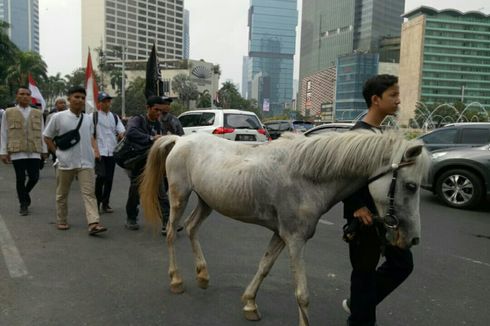 Massa Mujahid 212 Mulai Bergerak Mendekati Istana Negara