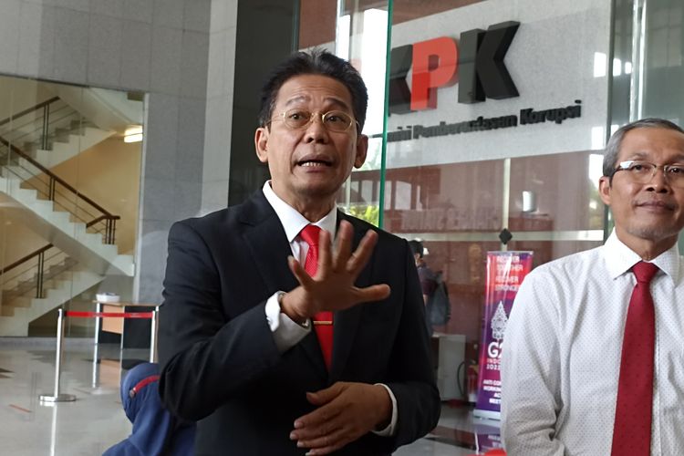 Wakil Ketua KPK baru Johanis Tanak menyambangi awak media di press room gedung Merah Putih, Jumat (28/10/2022).