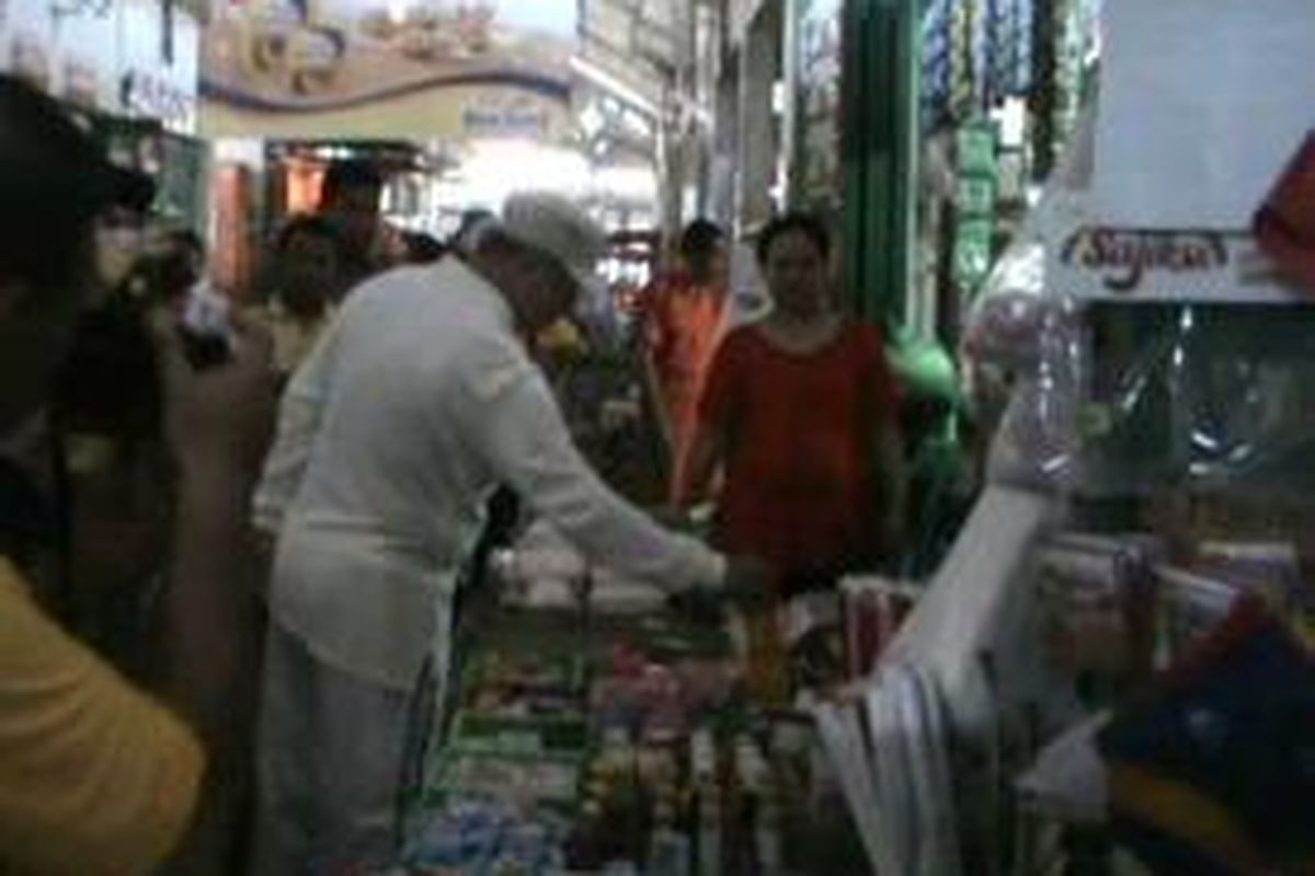 Pemerintah daerah Polewali Mandar terus mengencarkan sidak ke berbagai pasar tradisional untuk menekan laju inflasi akibat permintana barang yang tinggi sejek mnejelenag dna selama ramadan