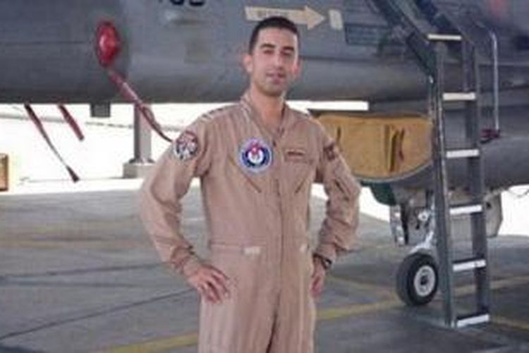 Pilot Jordania Moaz al-Kassasbeh yang dibakar hidup-hidup oleh ISIS.