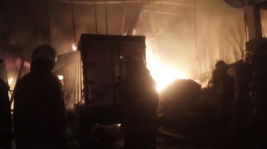 Polisi Usut Dugaan Petasan Picu Kebakaran Pabrik Plastik di Cengkareng