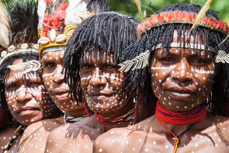 Suku Dani di Wamena, Papua DOK. Shutterstock/VittoriaChe