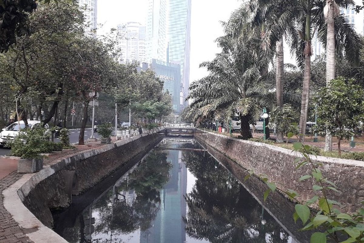 Suasana Kali Puri di depan kantor Wali Kota Jakarta Barat pada Rabu (25/7/2018). 