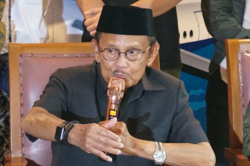 BJ Habibie Ajak Masyarakat Sumbang Dana untuk Pengembangan Pesawat R80