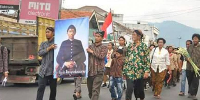 Membangkitkan Arwah Dr Tjipto Mangoenkoesoemo Di Kota