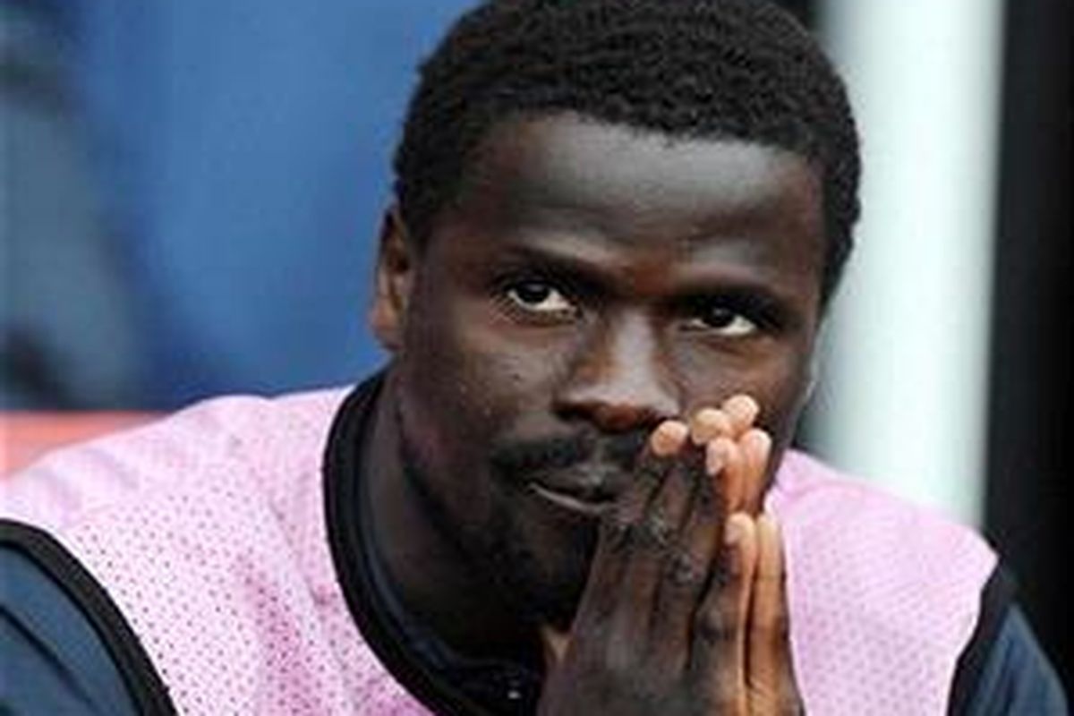 Sebelumnya, tersiar kabar bahwa para pencari bakat dari kubu Juventus, sudah mulai mendekati Eboue di London. Dan mereka berharap akan membawa kabar bagus bagi petinggi Juventus.
