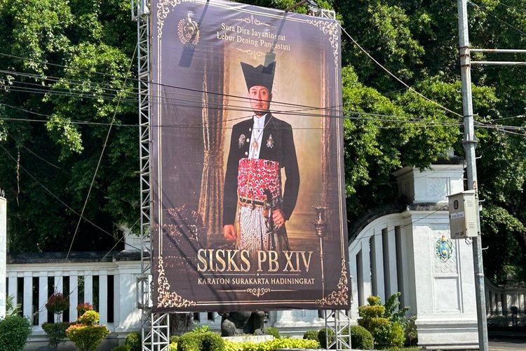 Baliho PB XIV Mangkubumi Terpasang di Gladag Solo, Pihak Tedjowulan Buka Suara