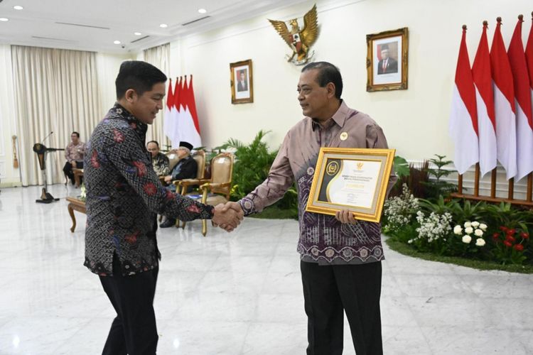 PPID Kemenko Perekonomian berhasil mempertahankan predikat sebagai Badan Publik Informatif dalam kategori Kementerian. Capaian ini berhasil dipertahankan selama empat tahun berturut-turut sejak 2020. 