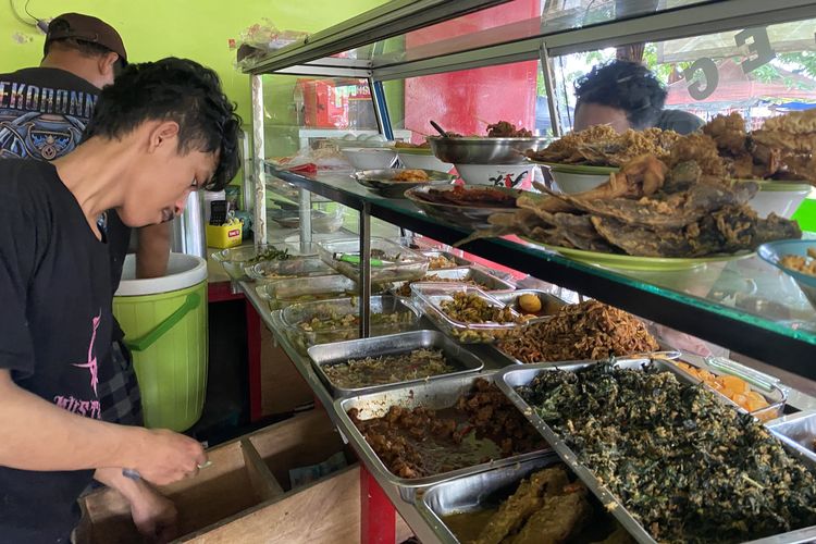 Alasan Warteg Tetap Jadi Andalan Pekerja Kota: Murah, Cepat, dan Mengenyangkan