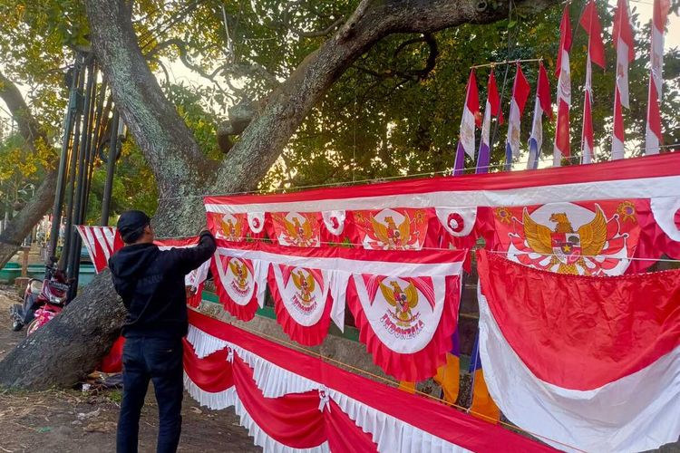 Penjualan Bendera di Magetan Anjlok 50 Persen, Pedagang: Sehari Laku 5 Sudah Alhamdulillah