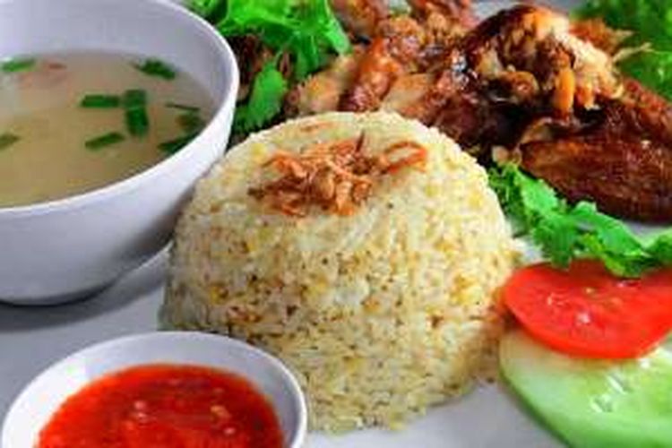 Nasi Ayam Hainan, salah satu menu di New Penang Corner Cafe and Restaurant, Jalan Dr Mansyur, Medan, Sumatera Utara. 