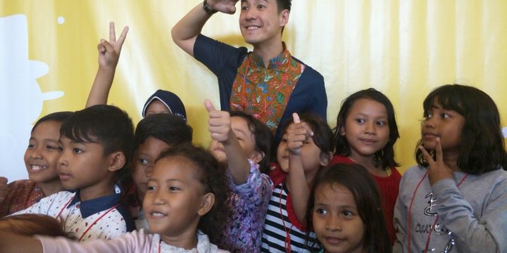 Daniel Mananta dalam kegiatan perjamuan Makan Siang Natal di Seminari Wacana Bhakti, SMA Kolese Gonzaga, Jakarta Selatan, Senin (25/12/2017). 