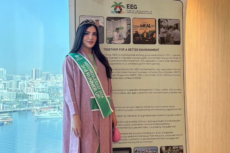 Siapa Mariam Mohamed? Mahasiswi fashion ini jadi perempuan Emirat pertama yang wakili UEA di Miss Universe 2025. Intip profilnya.
