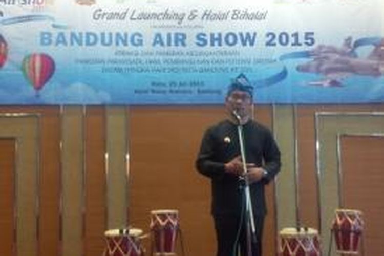 Wali Kota Bandung Ridwan Kamil membuka Grand Launching Bandung Air Show 2015 yang akan diselenggarakan di Lapangan Udara Husein Sastranegara, 10-13 September 2015.
