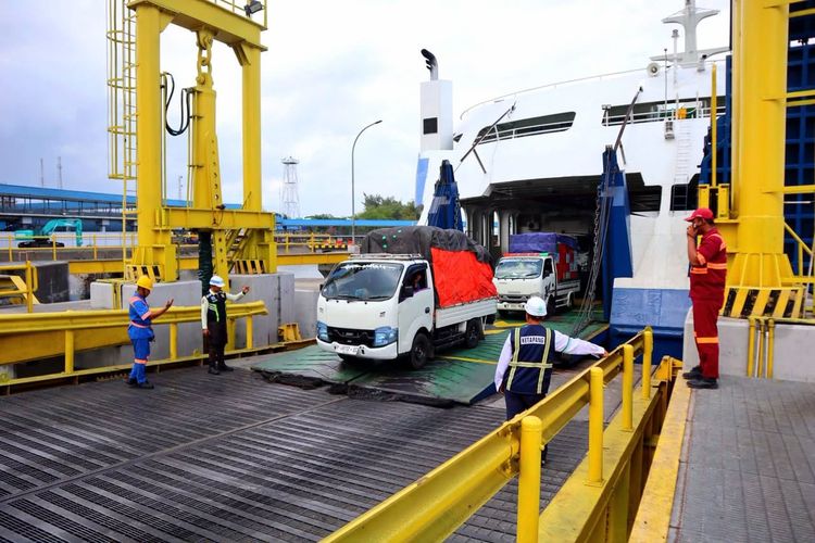 Bongkar Muat Pelabuhan Ketapang Dipangkas Jadi 15 Menit, Antrean Susut 8 Km