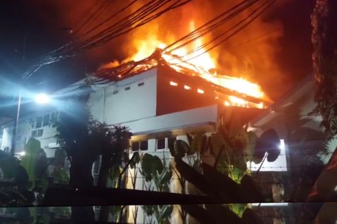 Rumah Sakit Gatoel Kota Mojokerto Terbakar Menjelang Sahur