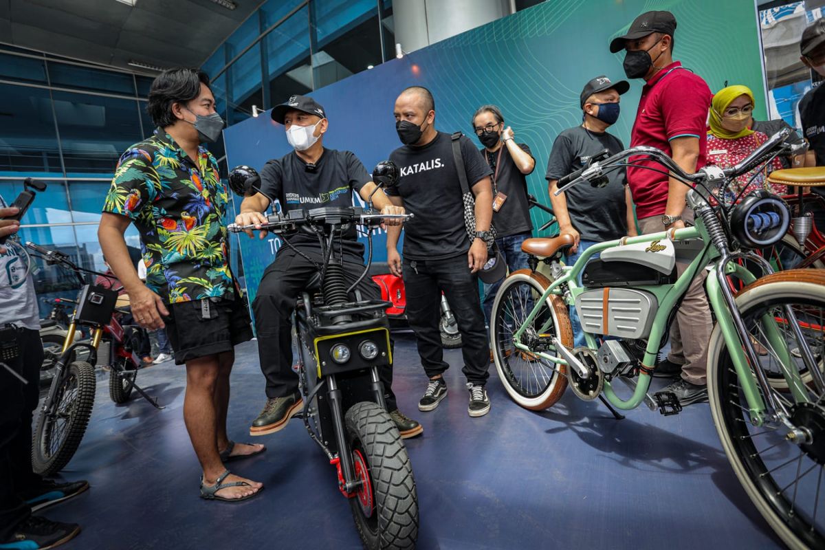 Menteri Koperasi dan Usaha Kecil Menengah (MenKopUKM), Teten Masduki dalam acara Pre Event UMKM Goes To Mandalika di Smesco, Pancoran, Jakarta Selatan pada Minggu (6/3/2022) pagi.