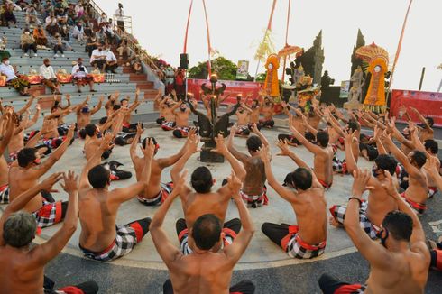 Tari Kecak, Tari Tradisional Bali dengan 50 Penari Pengiring 