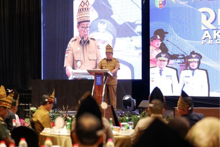 Gubernur Lampung Arinal Djunaidi menyampaikan catatan kinerja pemerintahannya pada acara Refleksi Akhir Tahun 2023 di Ballroom Hotel Novotel, Bandar Lampung, Senin (18/12/2023). 