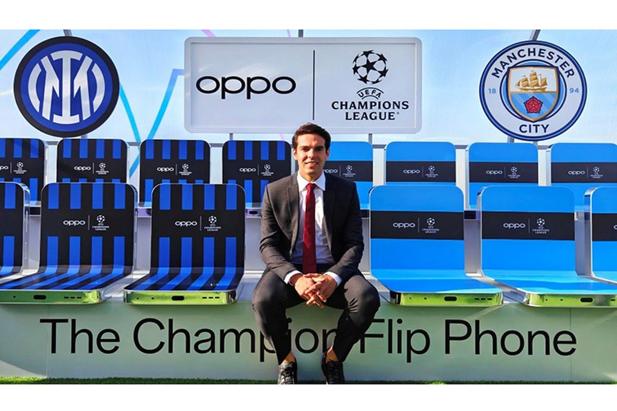 Sebagai bentuk kemitraan Oppo dan Liga Champions UEFA 2023, Kaka menggelar eksklusif meet and greet bagi pengguna Oppo Find N2 Flip di Oppo Gallery, Plaza Indonesia, Jakarta, Sabtu (3/6/2023). 