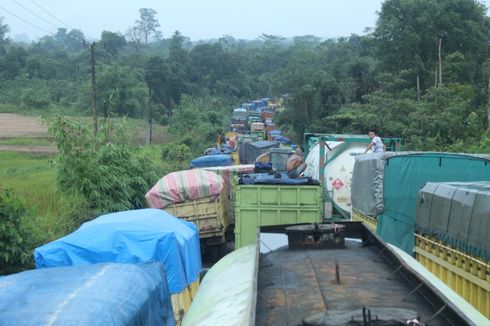 Kemacetan 22 Jam di Jambi: Ikan Mati, Sopir Tekor, dan Penumpang Ambulans Meninggal