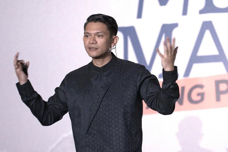 Rhaka Ghaniasatria, Co-founder Menjadi Manusia, membagikan cara sederhana mengatur emosi remaja berkaitan dengan kesehatan mental.