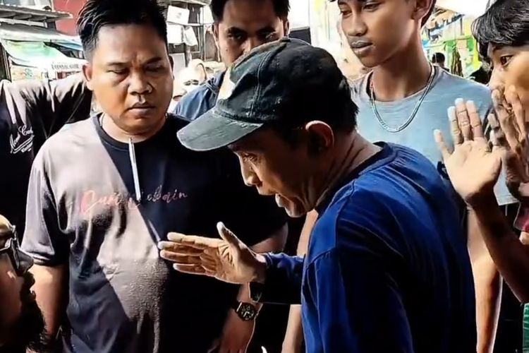 Pengendara Mobil Ditabrak Motor Bonceng Tiga di Bekasi, Berujung Adu Mulut dengan Warga