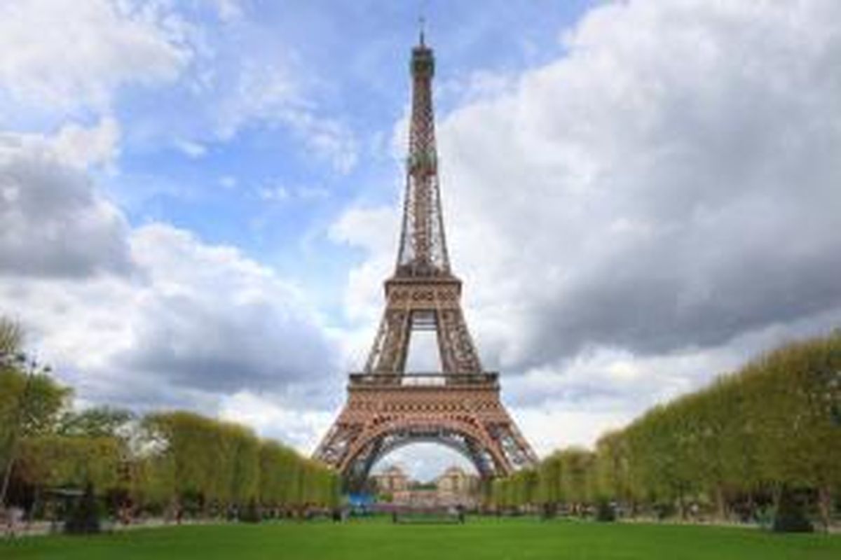 Menara Eiffel.