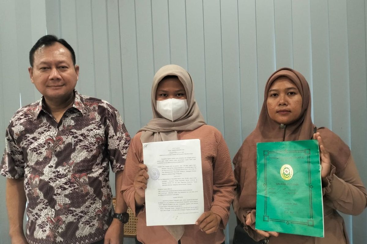 IV (6), remaja asal Sidoarjo yang melaporkan ayahnya ke Polda Jatim karena 10 tahun merasa ditelantarkan, Minggu (8/2/2025).