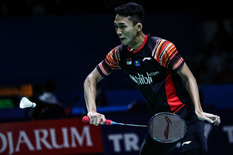 Tunggal Putra Indonesia, Jonatan Christie bertanding melawan tunggal putra Taiwan, Chou Tien Chen pada pertandingan perempat final BliBli Indonesia Open 2019 di Istora Senayan Jakarta, Jumat (19/7/2019). Jonatan Christie gagal melaju ke babak semifinal setelah kalah 16-21, 21-18, dan 21-14.