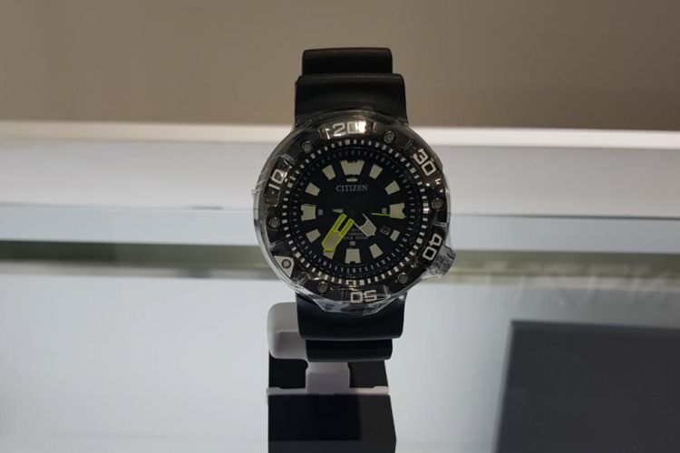 Go Deeper BN0177-05E, jam tangan Citizen khusus diving yang tahan air hingga 300 meter. Seri ini menggunakan teknologi Eco-Drive, khas Citizen.