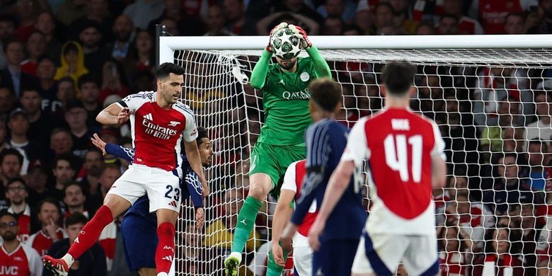 Jalannya pertandingan leg pertama semifinal Liga Champions antara Arsenal vs PSG di Stadion Emirates di London utara, pada 29 April 2025. (Photo by FRANCK FIFE / AFP)