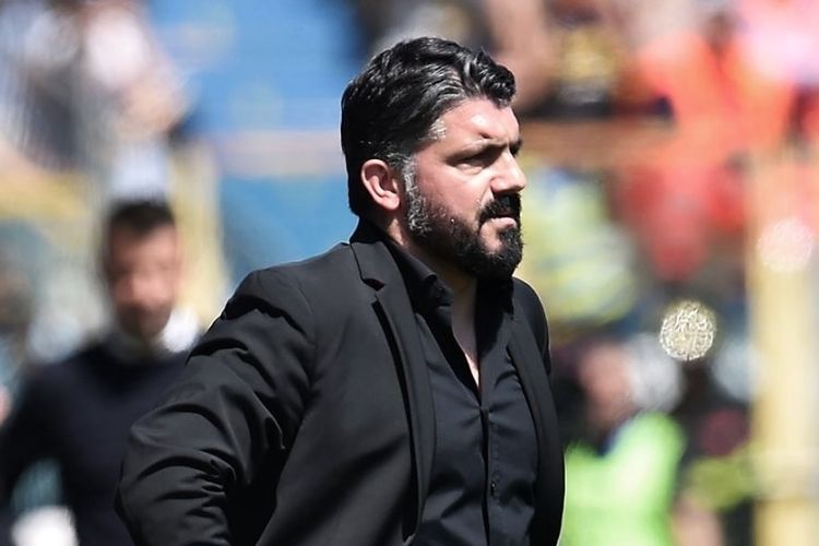 Gennaro Gattuso ketika masih menjadi pelatih Napoli. Ekspresinya ketika melihat Napoli kalah melawan Parma, Minggu (15/12/2019), dalam lanjutan giornata ke-16 Serie A Liga Italia.