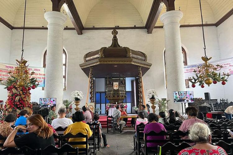 Gereja Protestan Indonesia Barat (GPIB) Sion, gereja pertama di Indonesia, Minggu (24/12/2023). 