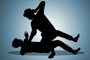 Kronologi Ojol Dianiaya Karyawan Showroom di Penjaringan Usai Diberi Bintang 1