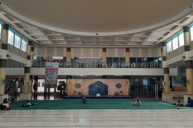 Aula utama untuk lokasi pengajian di Masjid Raya Bandung