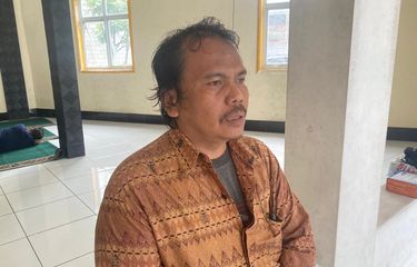 Irianto (45) anak dari mendiang Iriana (61). Iriana merupakan salah satu korban kebakaran Depo Pertamina Plumpang pada Jumat (3/3/2023).