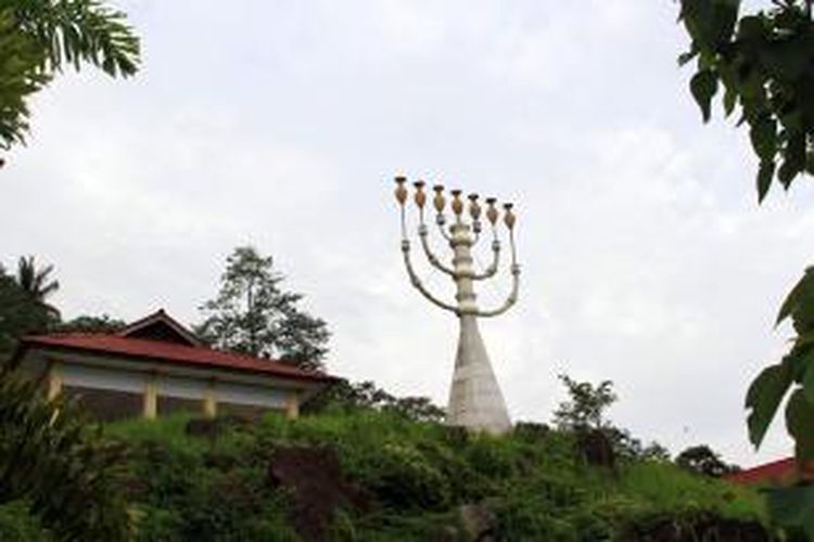 Menara Kaki Dian sebagai lokasi wisata religi di Minahasa Utara.