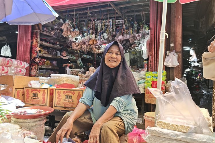 Untung Rp 1.000 Per Tempe, Iskawati Bertahan di Tengah Tekanan Harga Bahan Pokok