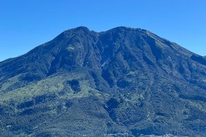 Buntut Kericuhan di Puncak Lawu, Pendaki Gunung Lawu Kini Wajib Pakai Pemandu Lokal 
