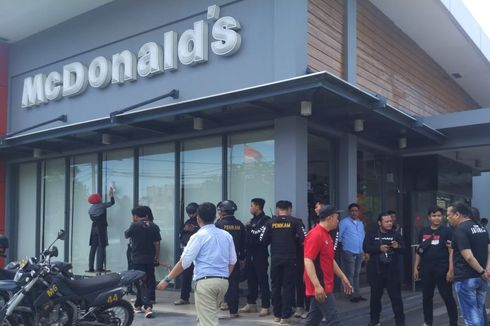 Polisi Dalami Peran 12 Orang Berbaju Hitam yang Rusak Mc Donalds di Makassar 