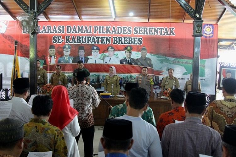 Suasana deklarasi damai 530 Cakades di Pendopo Brebes Jawa Tengah.