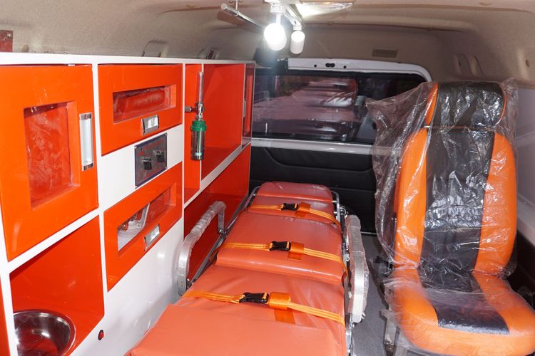 Ilustrasi DFSK Gelora varian ambulans.