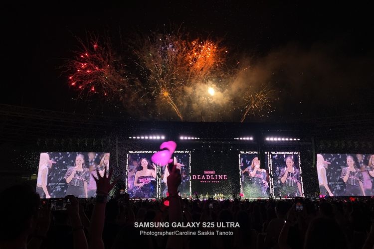 Hasil foto penutupan lagu terakhir dari Blackpink dengan kamera telefoto 10x dari Samsung Galaxy S25 Ultra