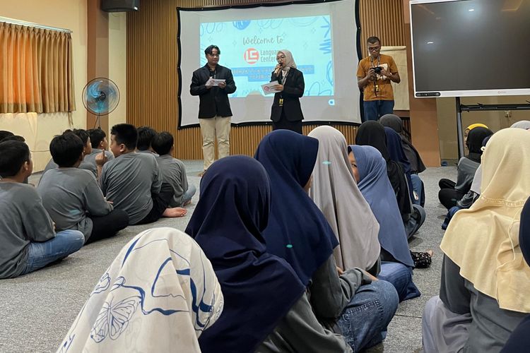 Pembelajaran di salah satu lembaga kursus, Kampung Inggris, Kecamatan Pare, Kabupaten Kediri, Jawa Timur, medio Juni 2025.