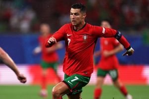 Turkiye Vs Portugal, Roberto Martinez Tak Akan 'Parkir' Ronaldo 